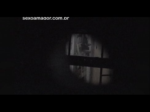 ❤️ 블론디는 중공 벽돌 뒤에 숨겨진 이웃 뱃사공에 의해 비밀리에 비디오에 녹화됩니다. 고급 포르노 ko.pornhills-com.ru에서 ❤